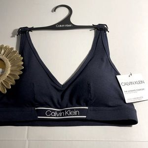 ~NWT~ Calvin Klein - Navy Blue, Lightly Lined Bralette - Wireless - SZ M